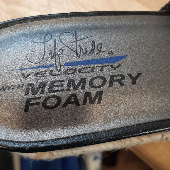 LIFE STRIDE Shoes - Picture 6 of 10